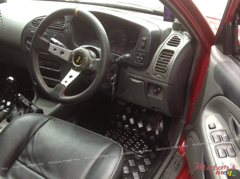 2000' Mitsubishi Lancer photo #4