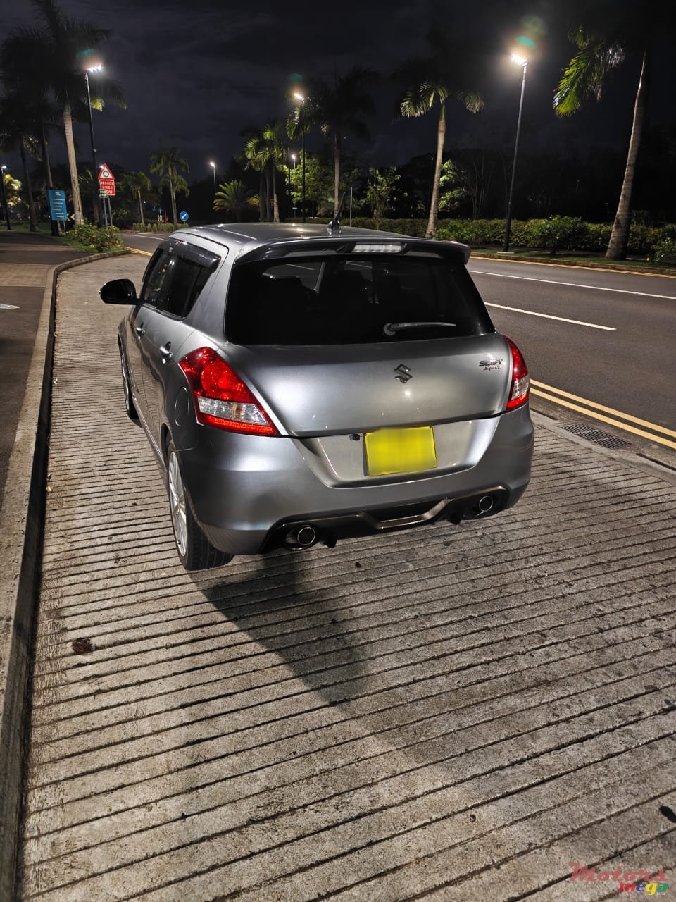 2012' Suzuki Swift Sport photo #4