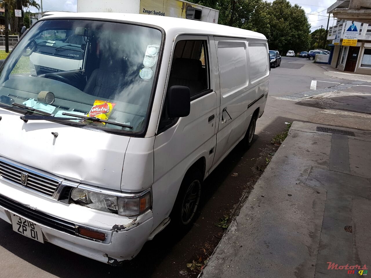 2001' Nissan Urvan photo #2
