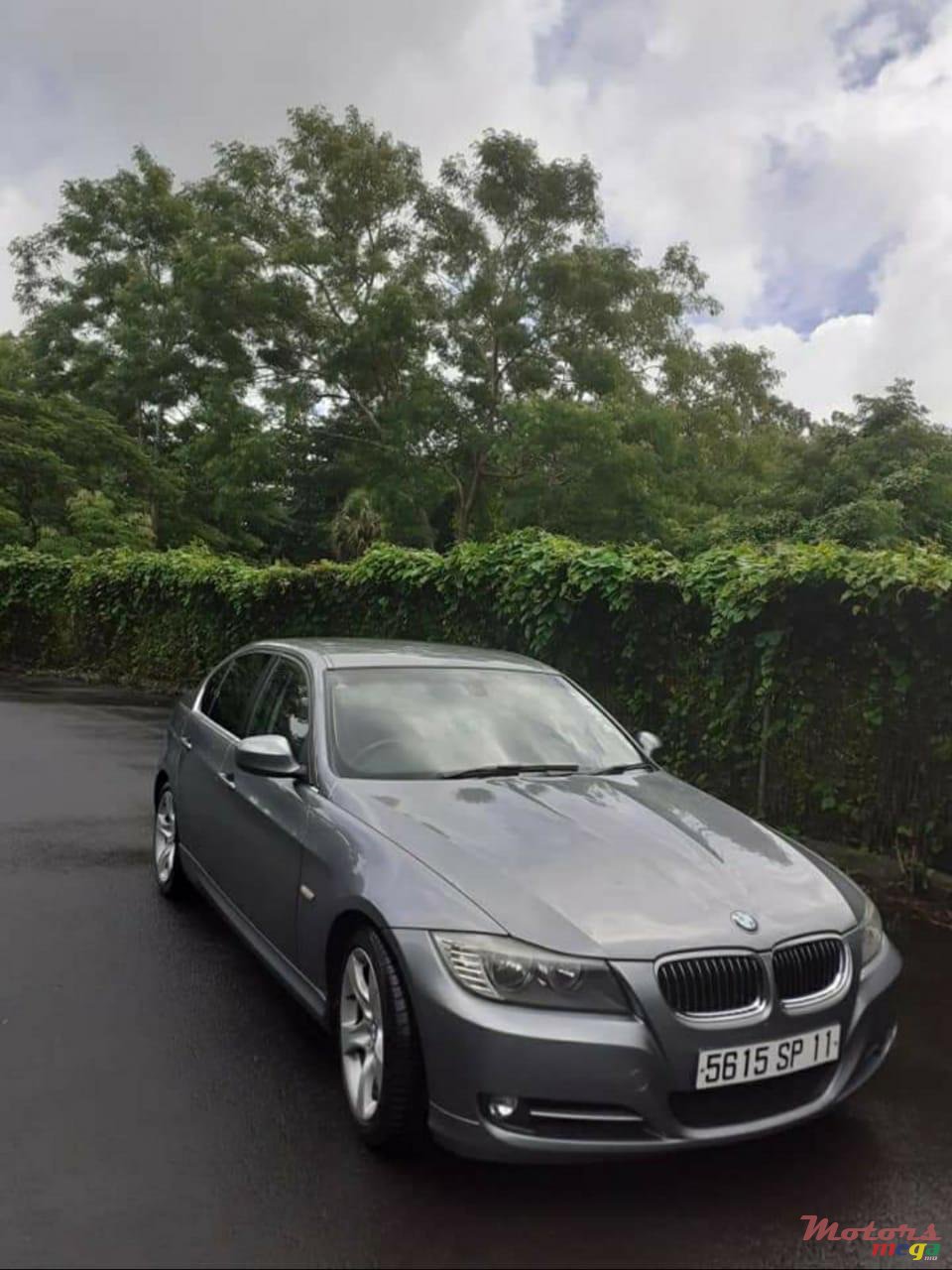 2011' BMW 320 photo #3