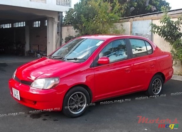 2000' Toyota Platz photo #2