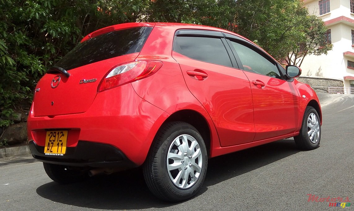 2011' Mazda Demio photo #5