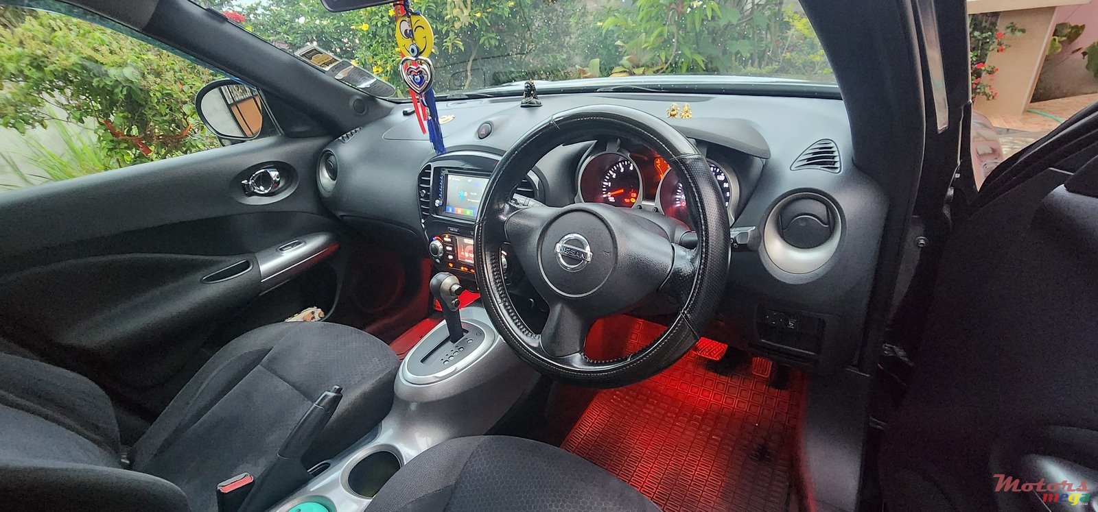 2010' Nissan Juke Headlight blackhousing photo #4