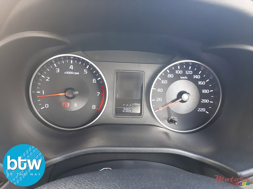 2020' Kia Rio photo #7