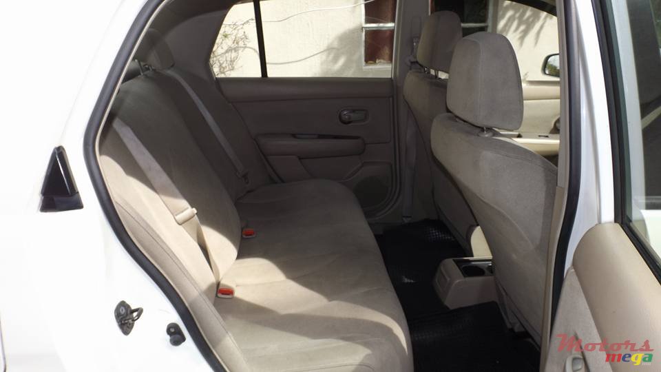 2007' Nissan Tiida photo #7