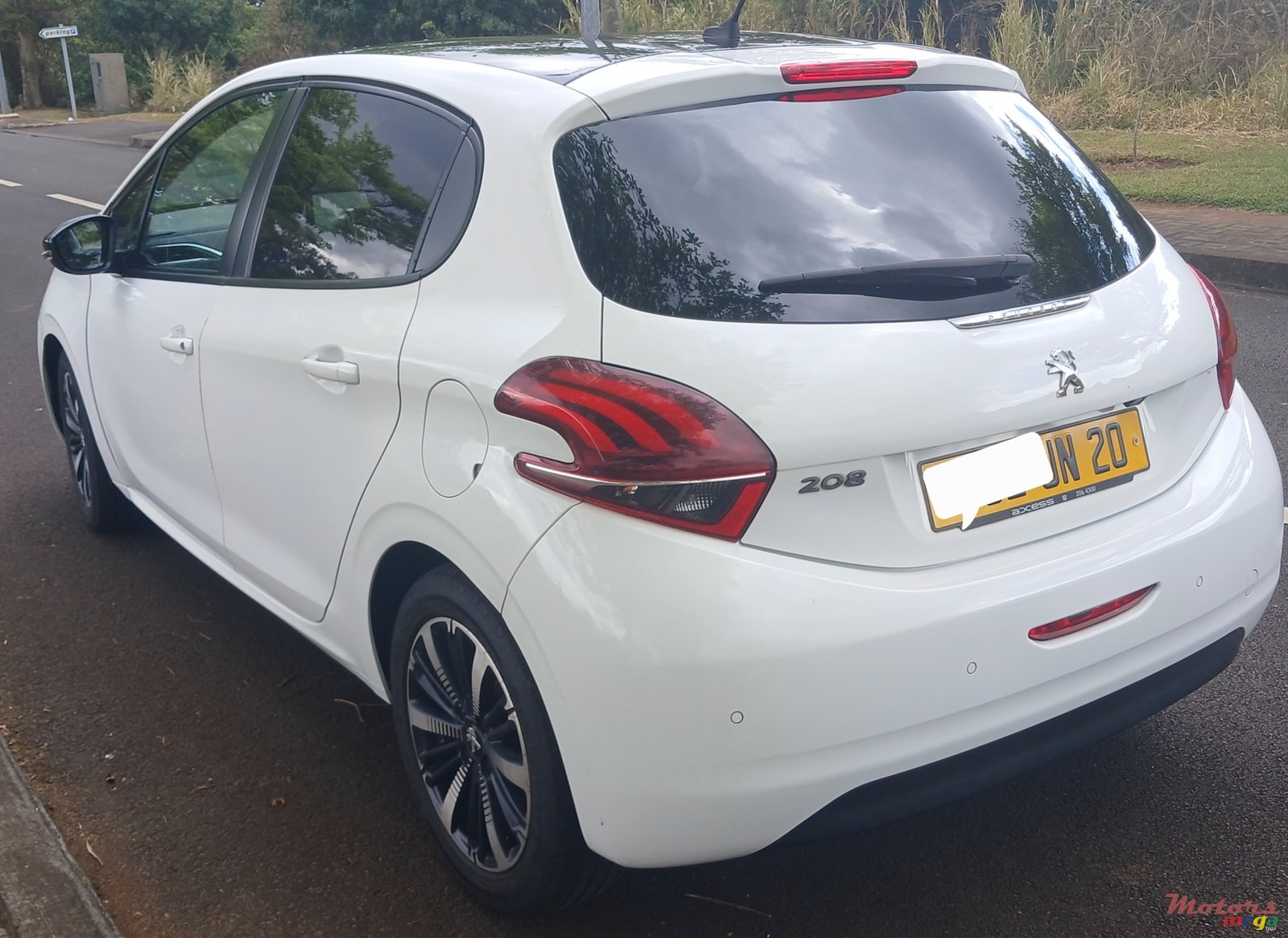 2020' Peugeot 208 photo #2