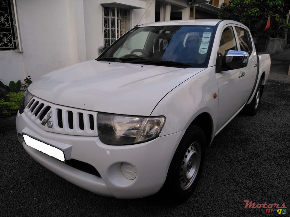 2010' Mitsubishi L 200 Sportero photo #1