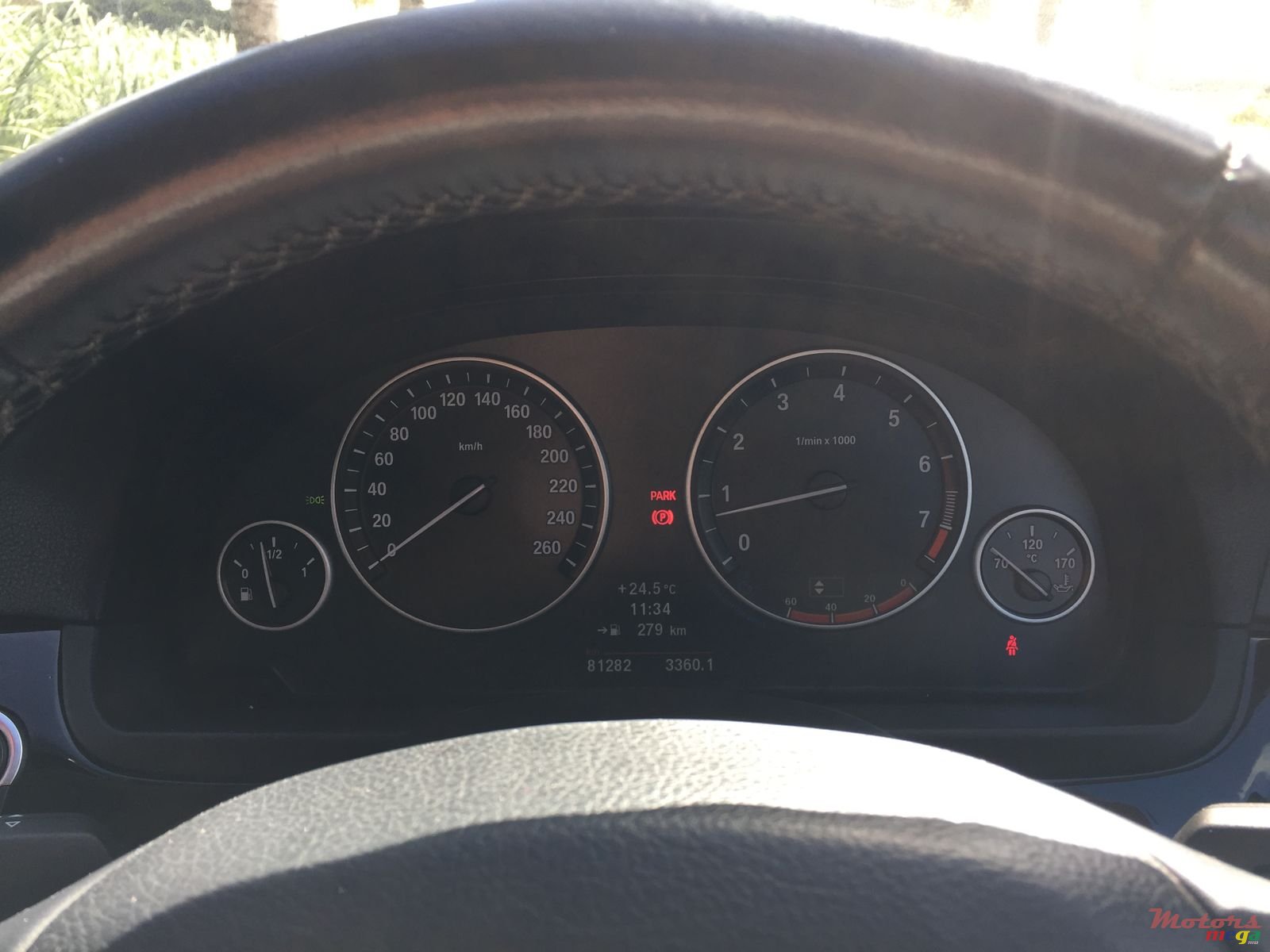 2012' BMW 5 Series photo #5