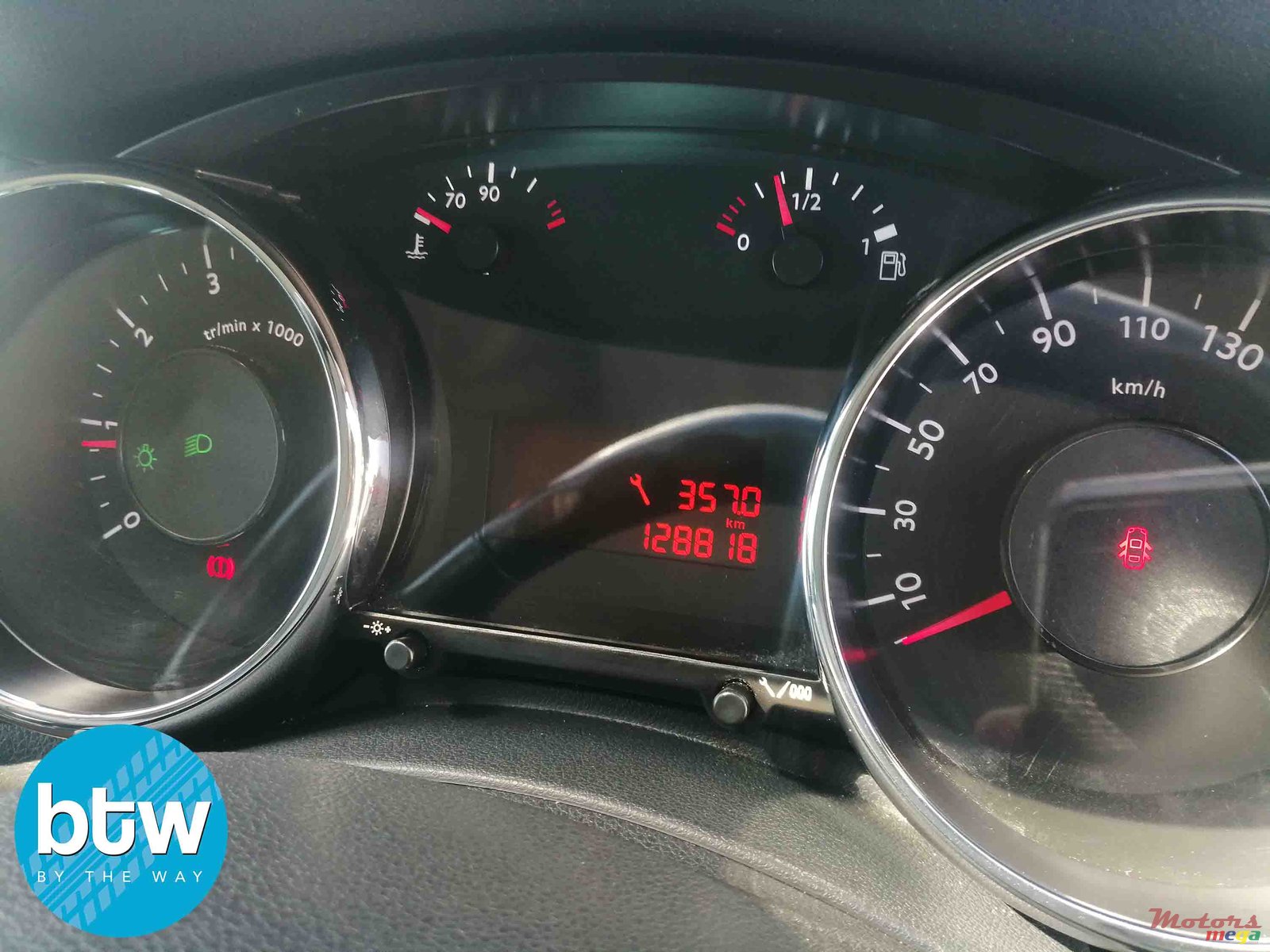 2012' Peugeot 3008 photo #7