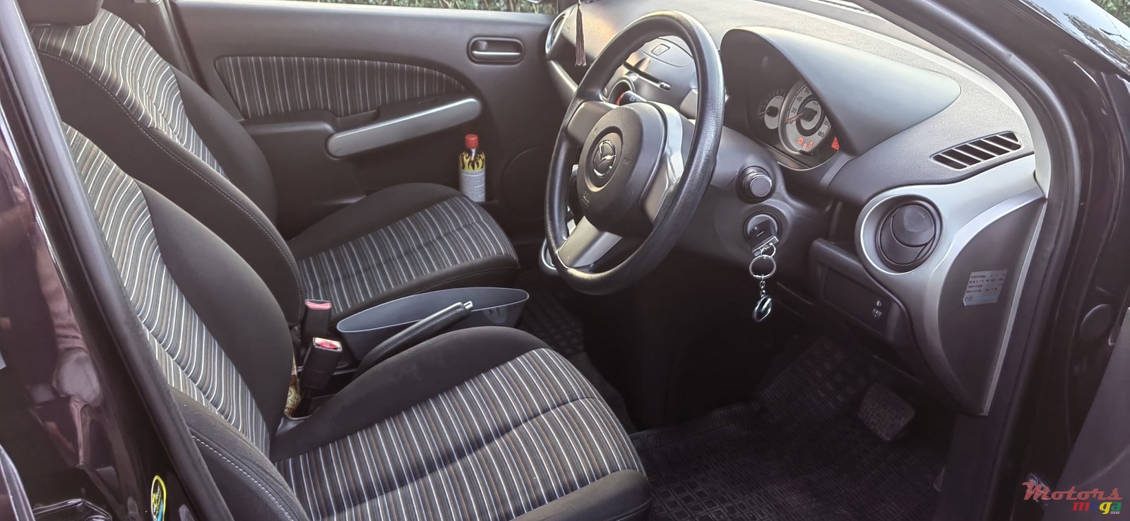 2010' Mazda Demio photo #5