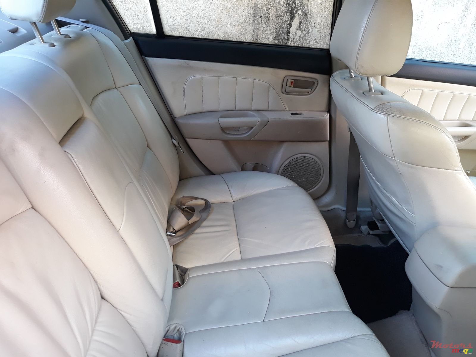 2004' Mazda 3 photo #2