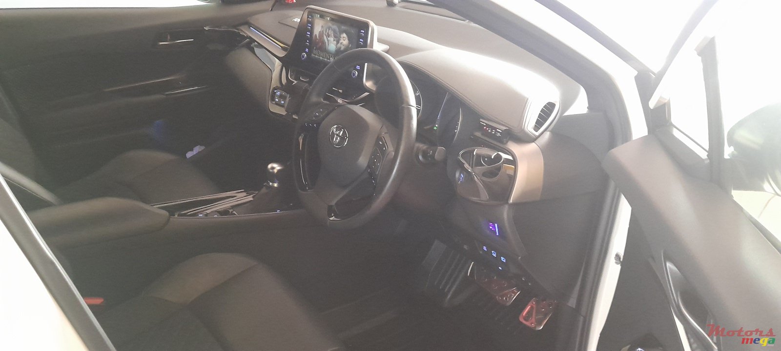 2021' Toyota C-HR photo #1