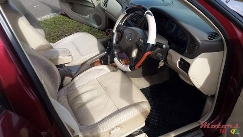 2002' Nissan n16 photo #3