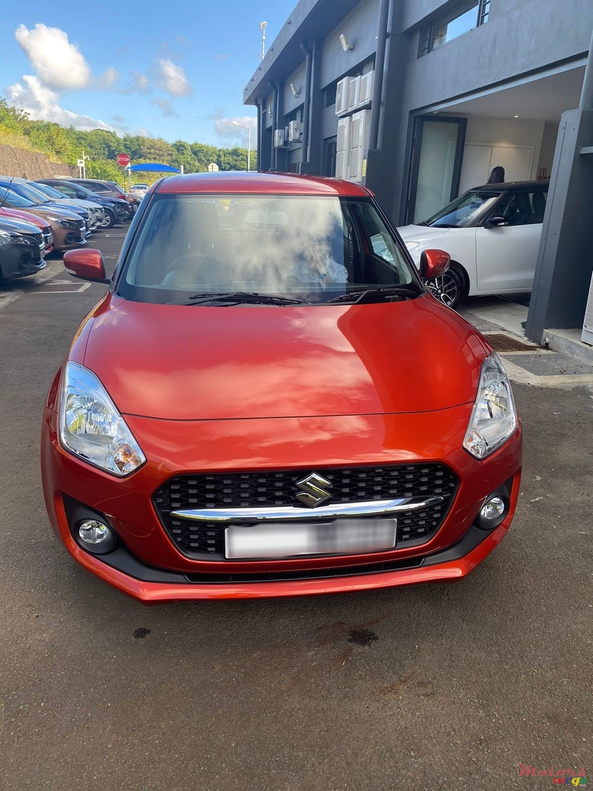 2023' Suzuki Swift photo #1