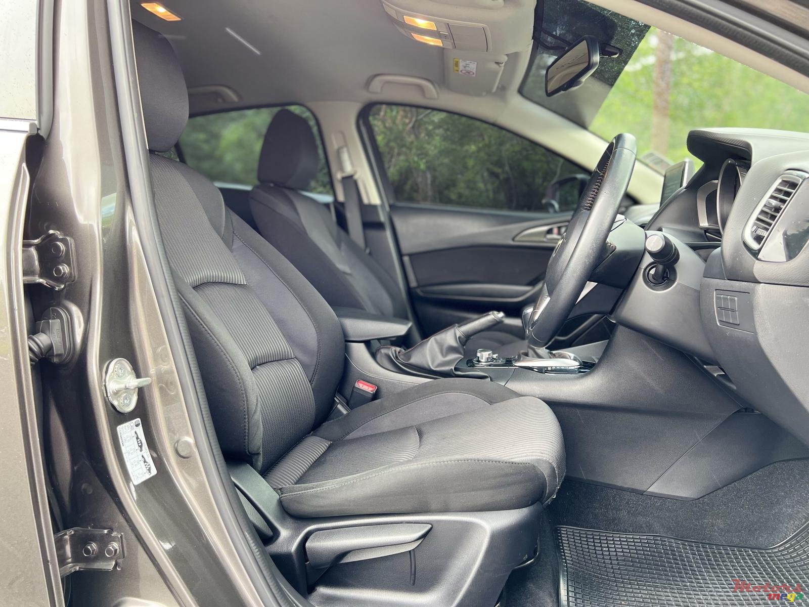 2016' Mazda 3 photo #6