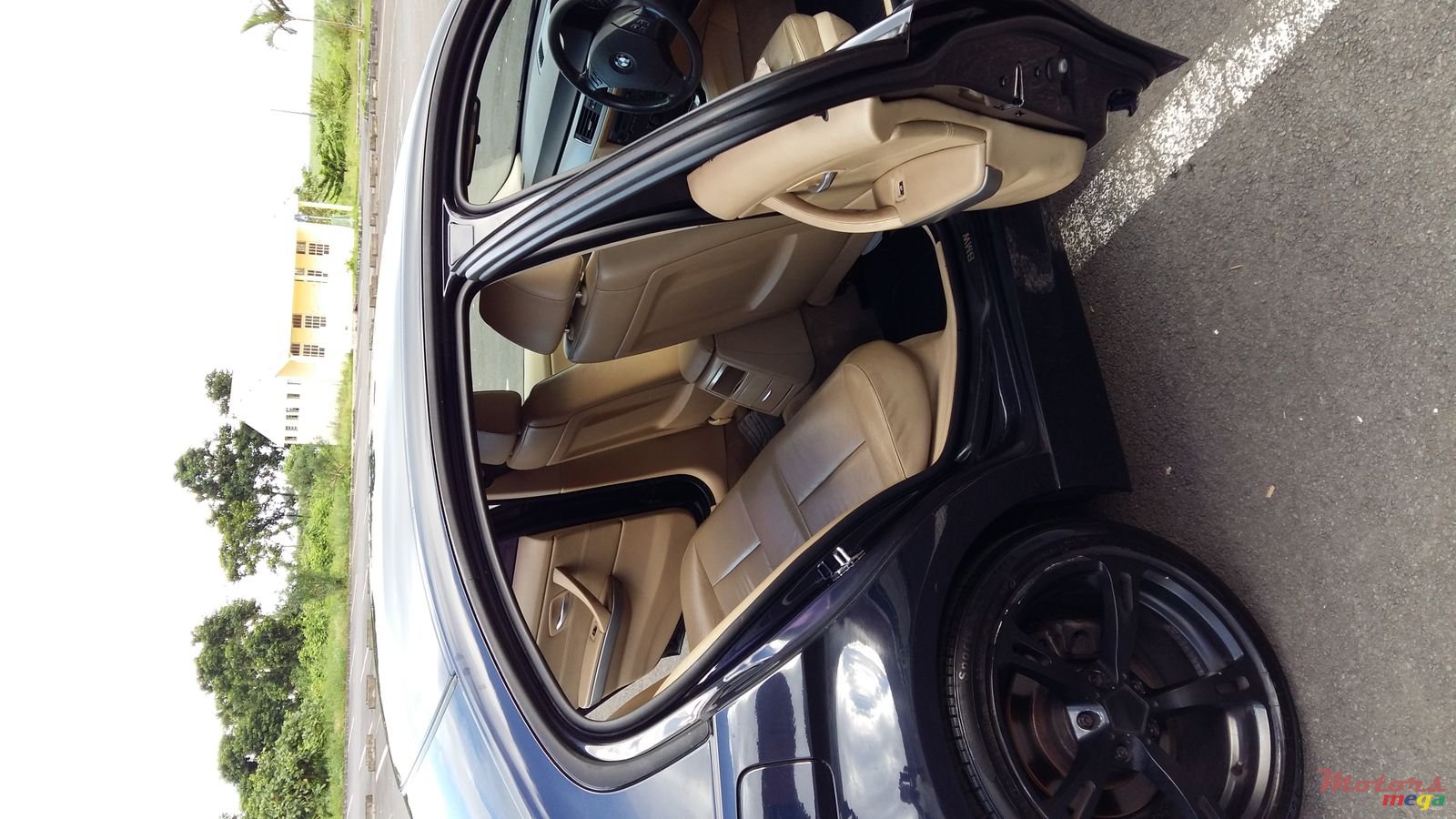 2005' BMW 3 Series 320i photo #3