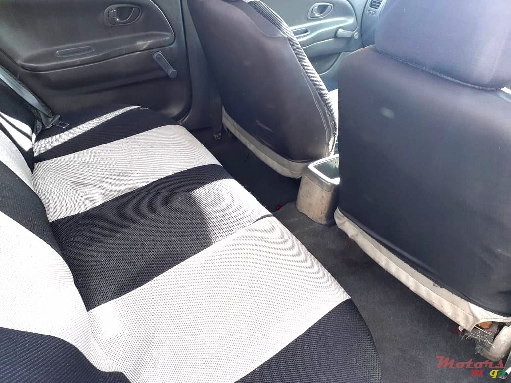 1998' Mitsubishi Lancer photo #3