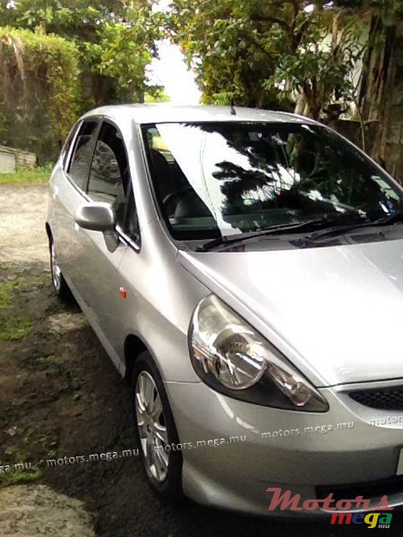 2004' Honda photo #1