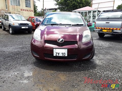 2010' Toyota Vitz photo #1