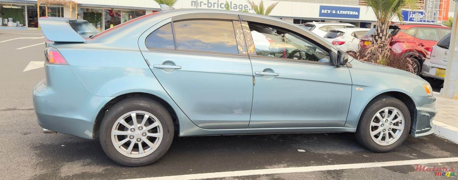 2011' Mitsubishi Lancer EX photo #3