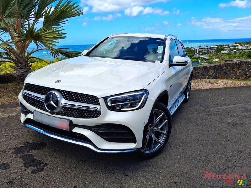 2020' Mercedes-Benz GLC 300 e Urban 4 Matic photo #1