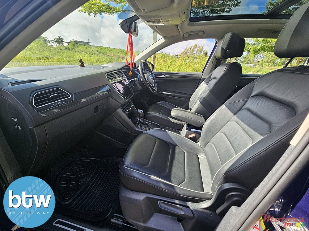 2017' Volkswagen Tiguan photo #5