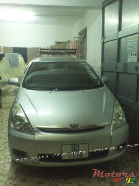 2005' Toyota wish photo #1