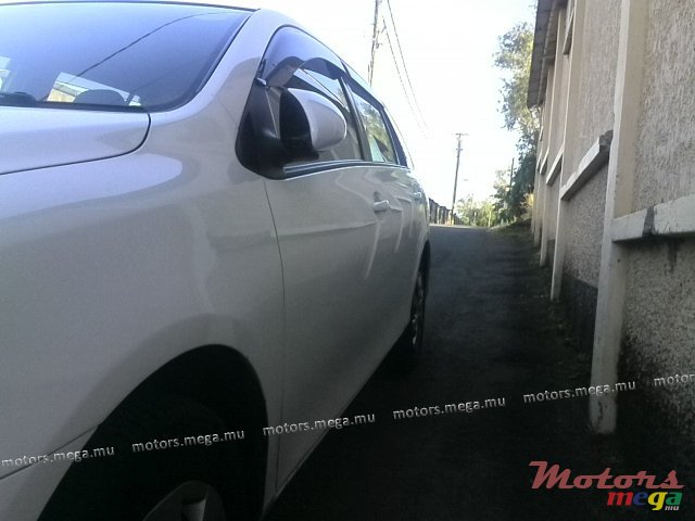 2007' Toyota Axio Fielder photo #3