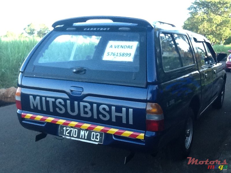 2003' Mitsubishi photo #3