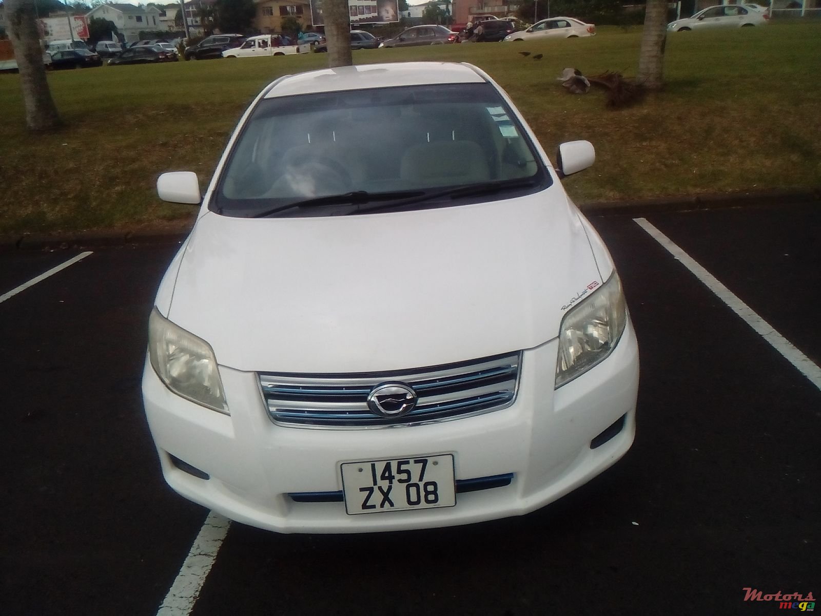 2008' Toyota Axio photo #3