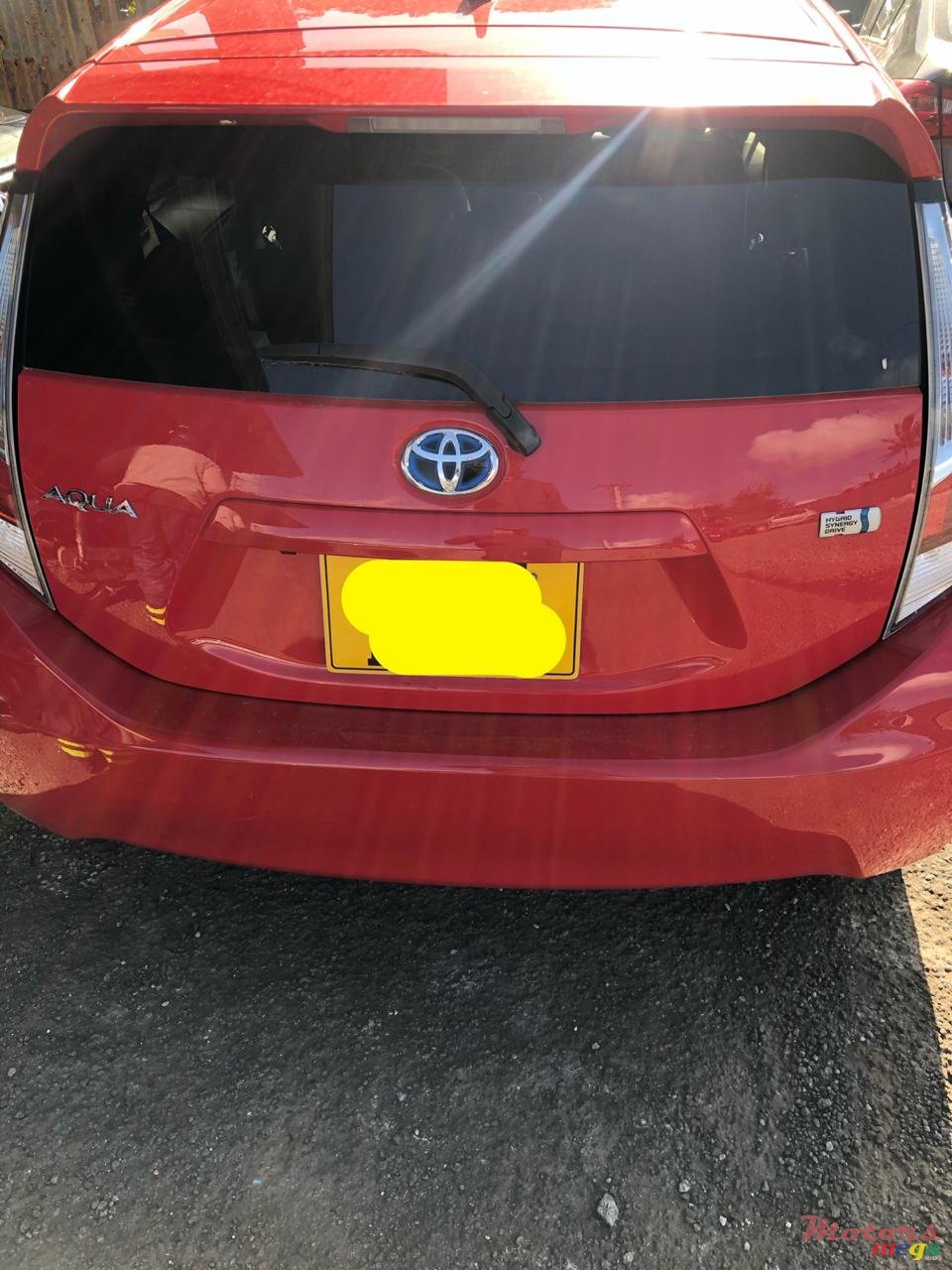 2015' Toyota Aqua photo #2