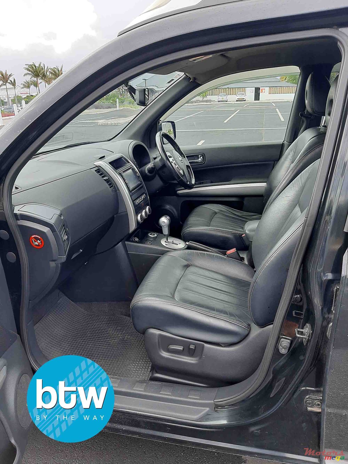 2011' Nissan X-Trail photo #5