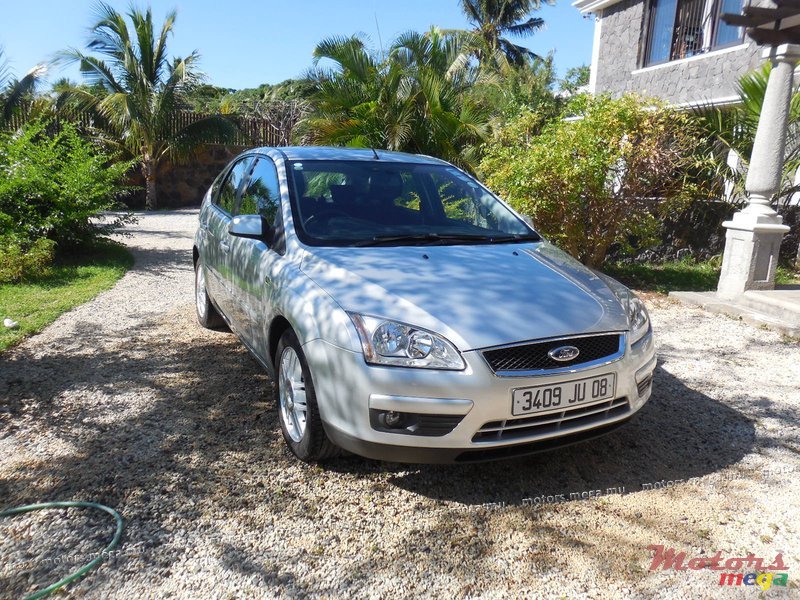 2008' Ford Focus ghia photo #1