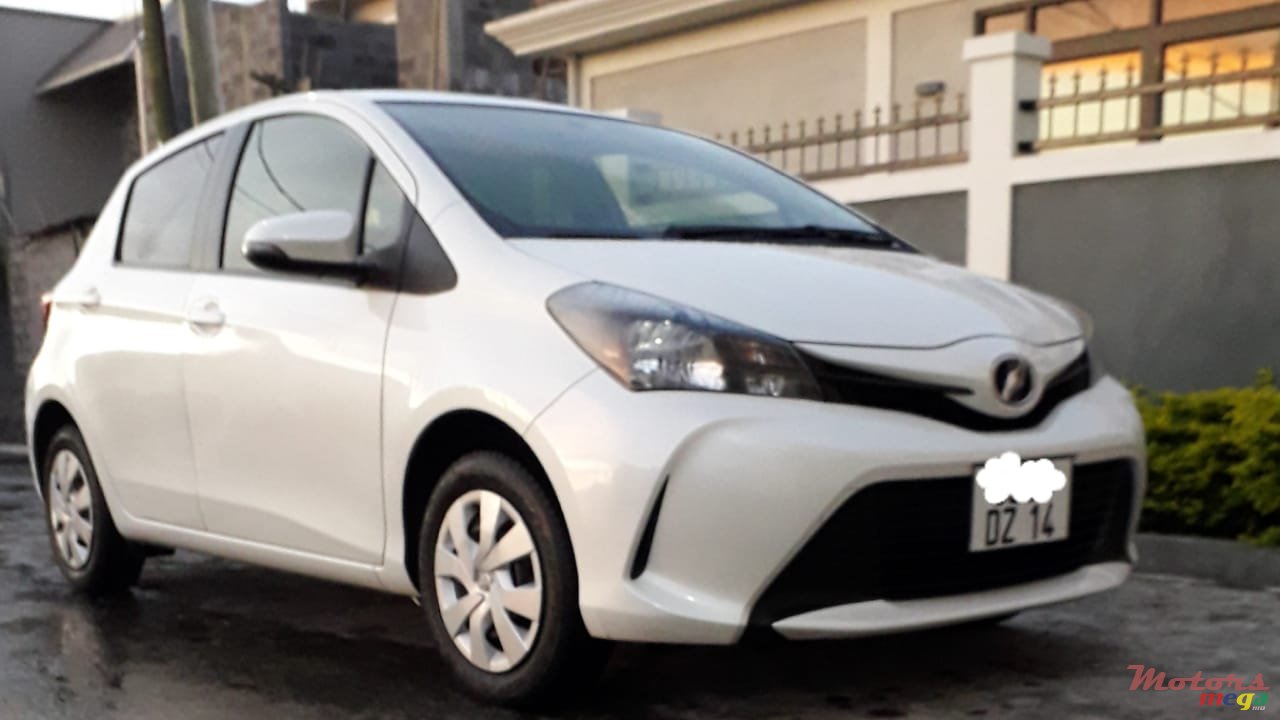 2014' Toyota Vitz photo #2
