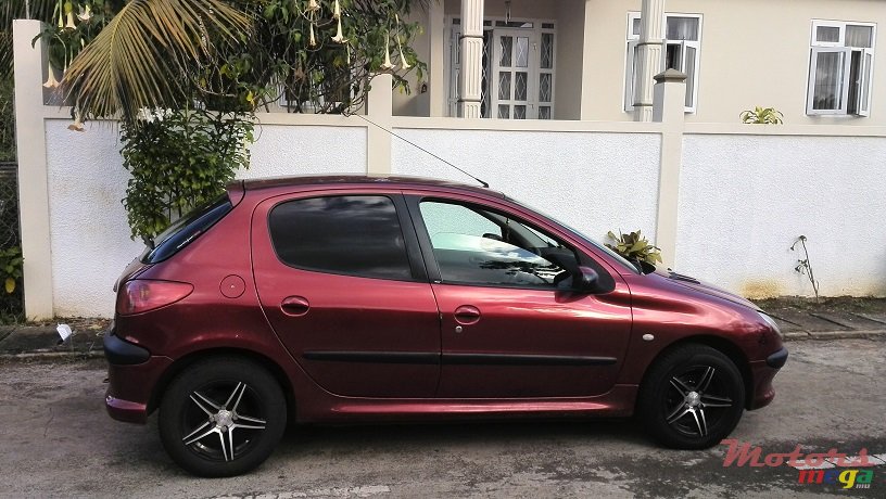 2005' Peugeot 206 photo #1