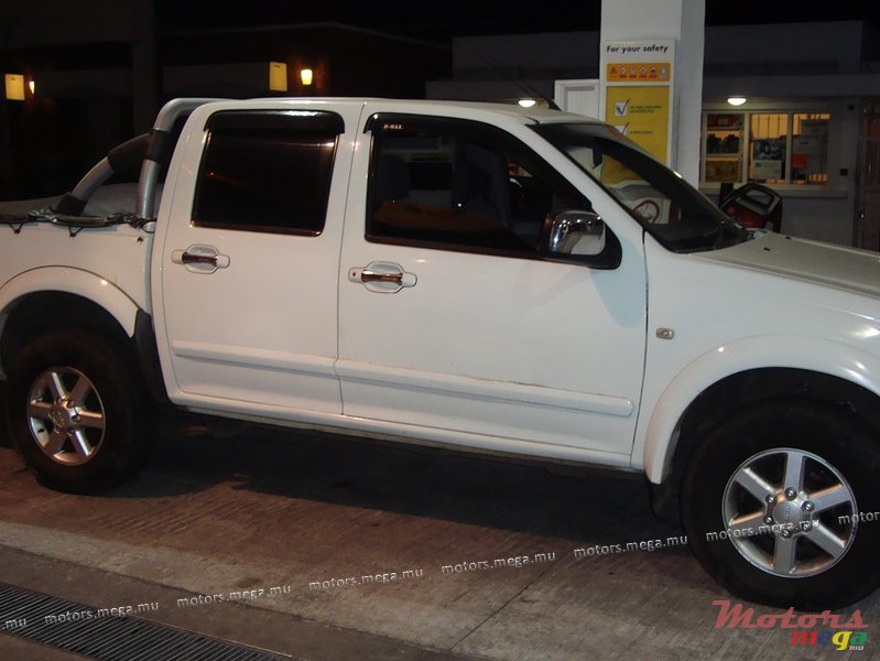 2007' Isuzu KB300 LX photo #3