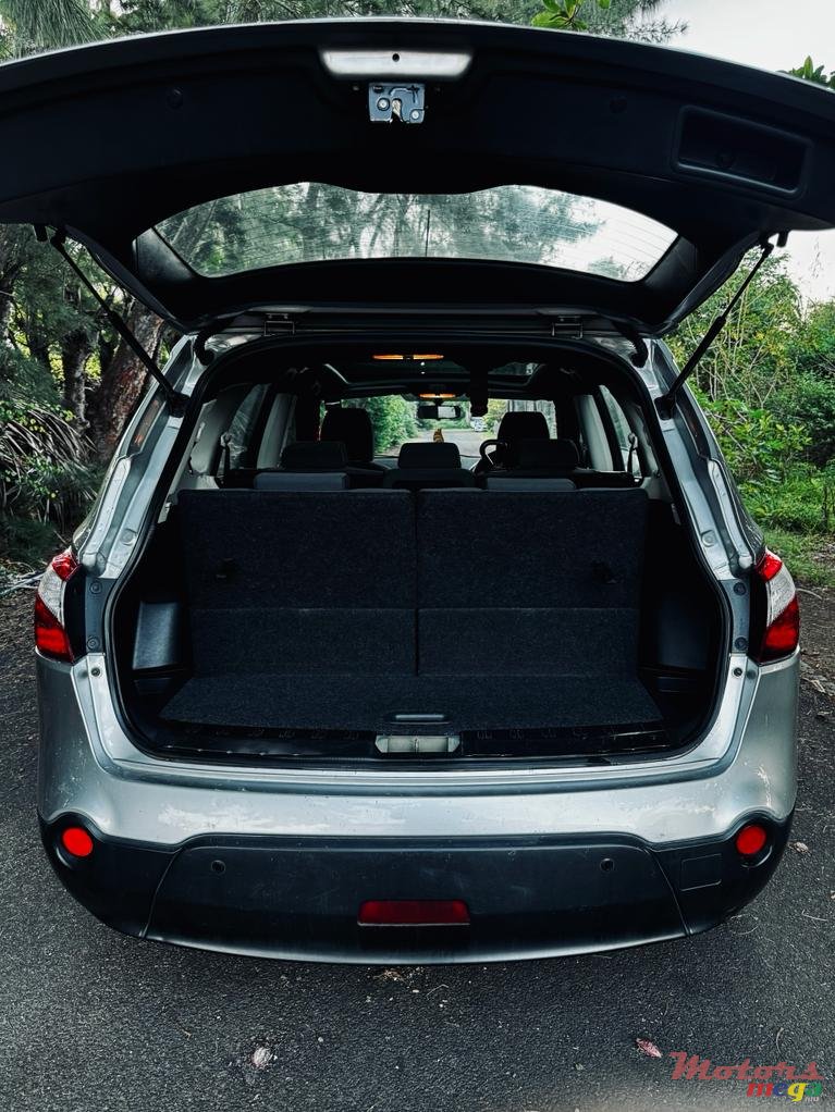 2012' Nissan Qashqai+2 photo #6