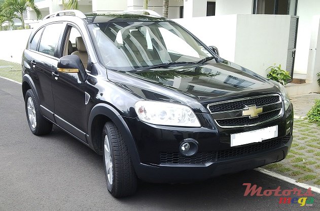 2009' Chevrolet Captiva LT  photo #1