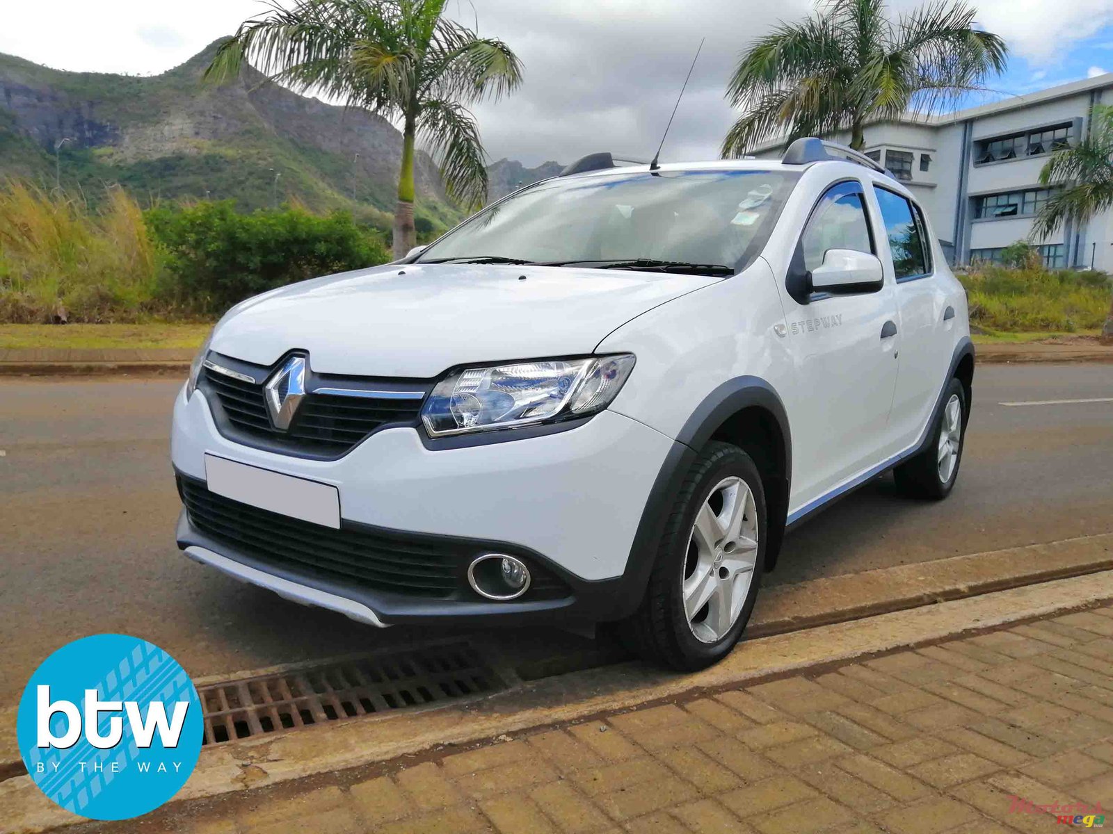 2014' Renault Sandero StepWay photo #2