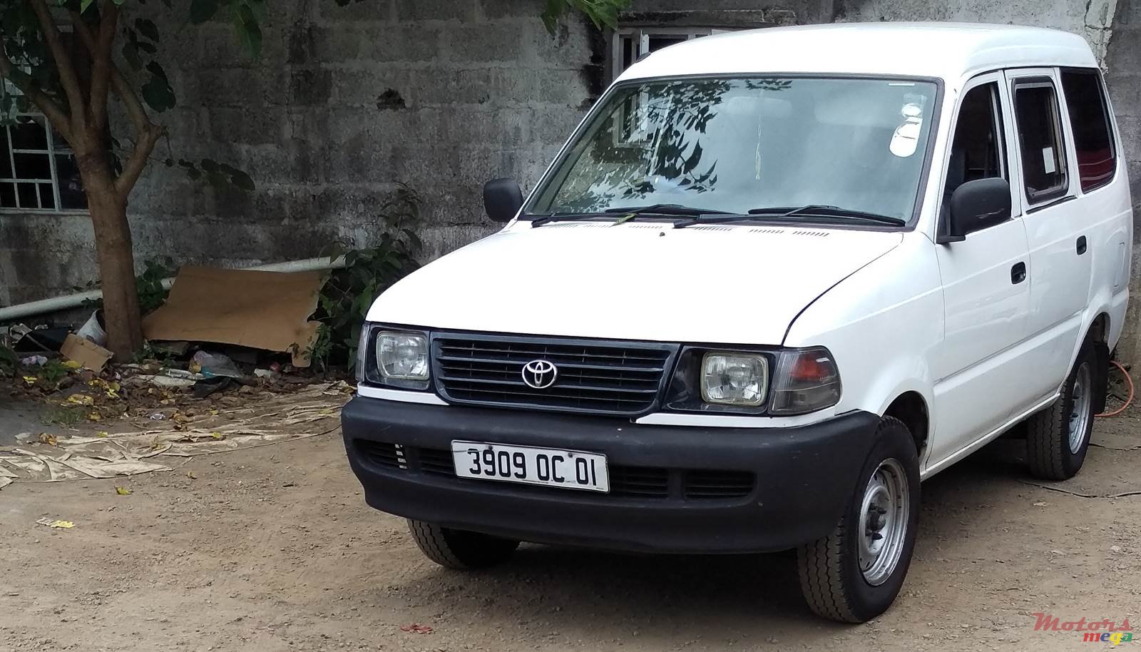 2001' Toyota Condor photo #1