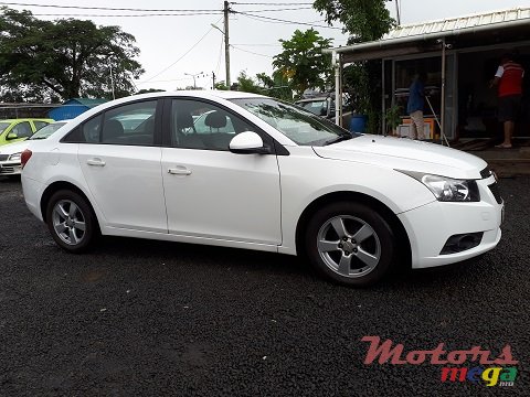 2012' Chevrolet Cruze photo #1