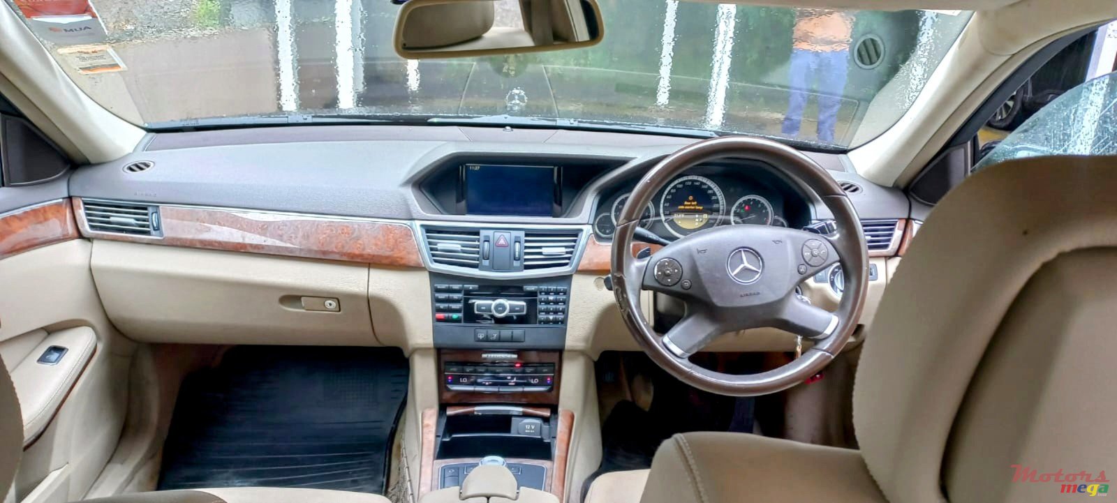 2012' Mercedes-Benz E 250 photo #3