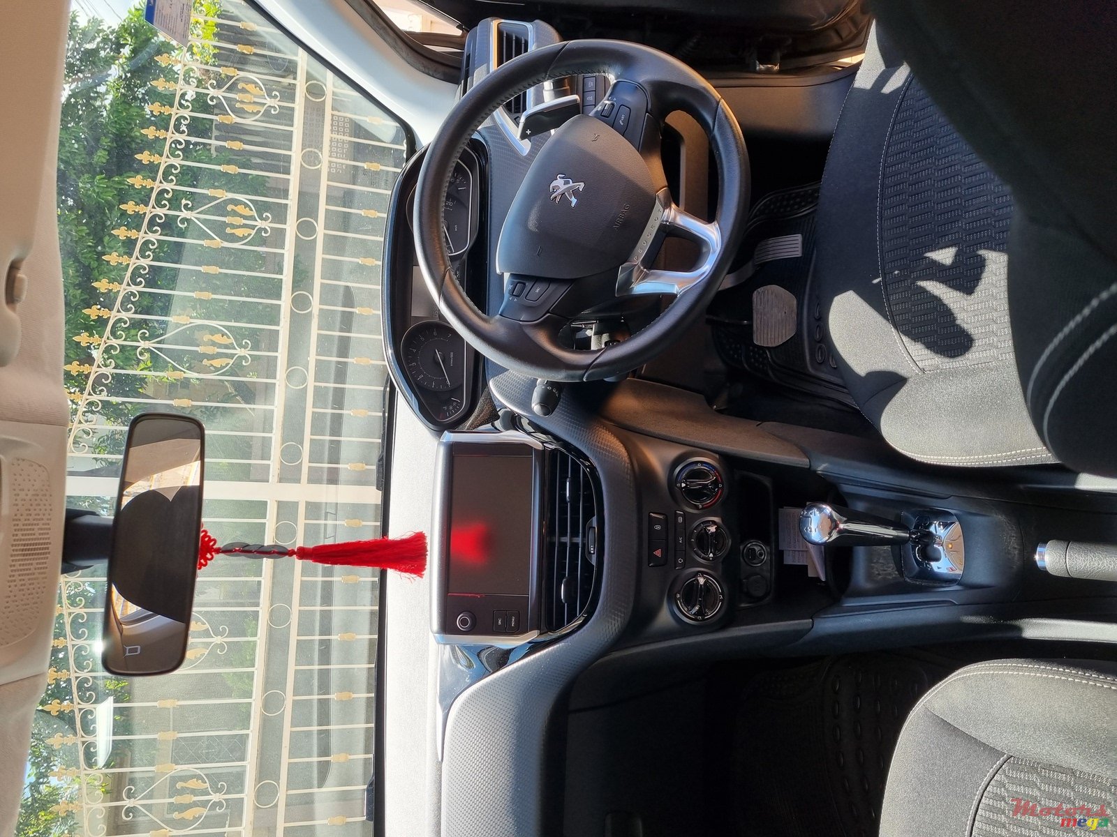 2017' Peugeot 208 photo #3