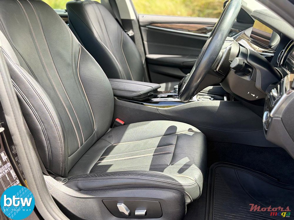 2018' BMW 530 530e photo #6