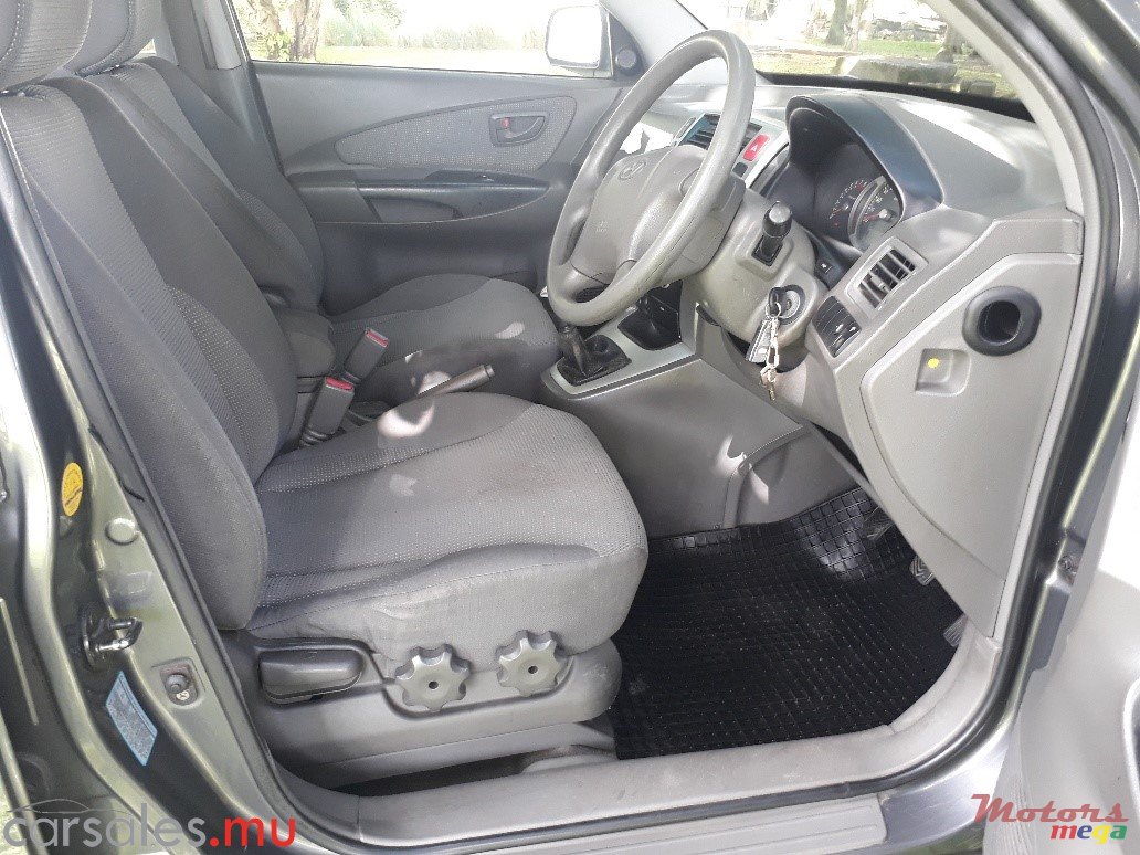 2007' Hyundai Tucson 2.0 photo #5