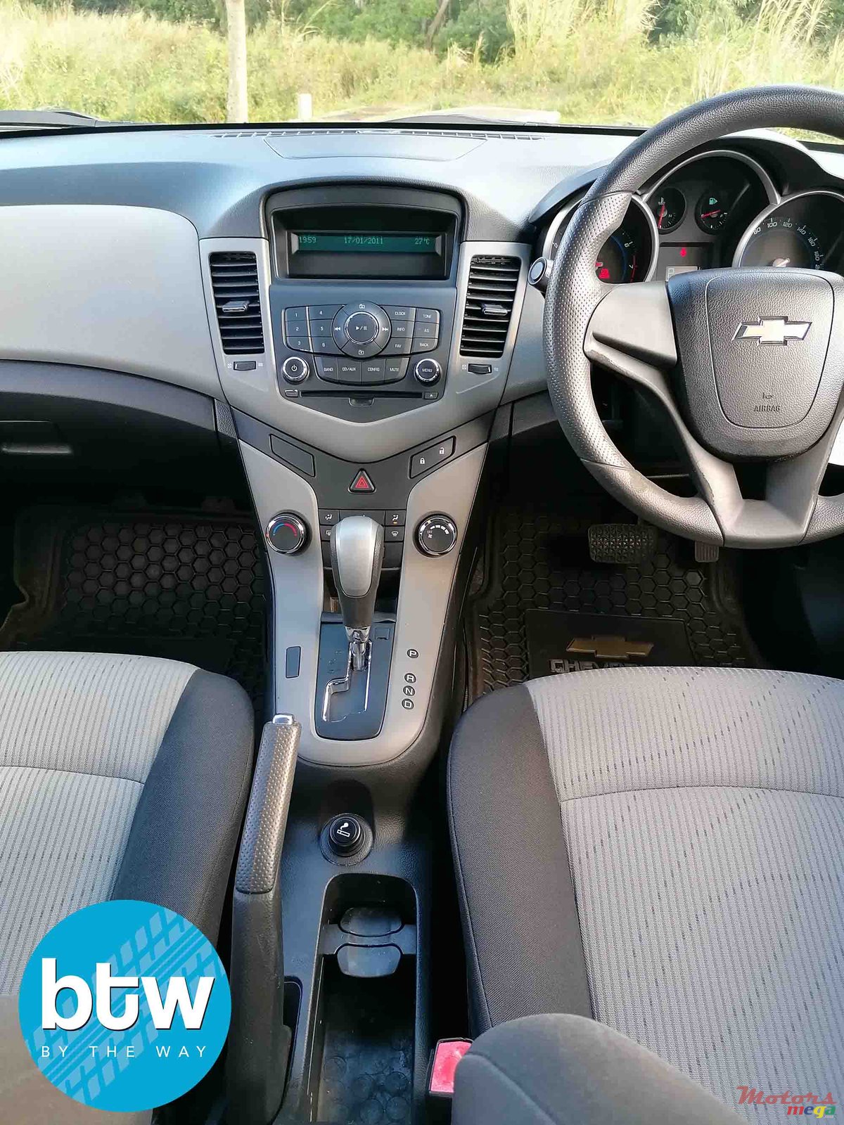 2011' Chevrolet Cruze photo #6