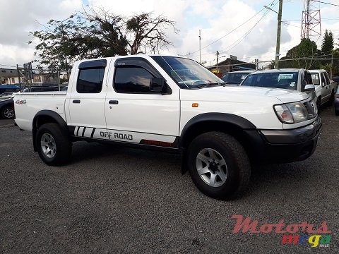 2008' Nissan Hardbody 4X4 photo #1