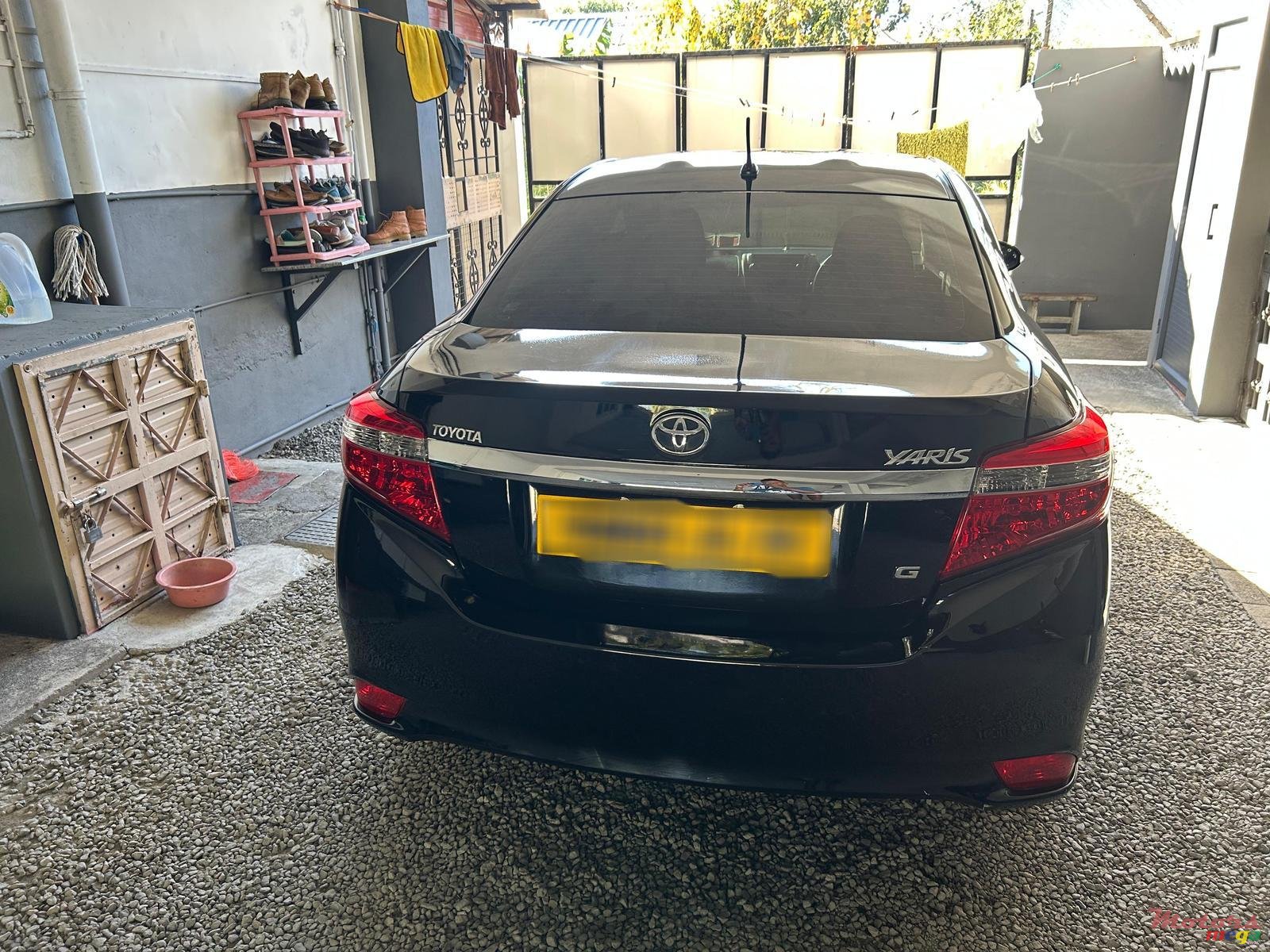 2014' Toyota Yaris photo #3