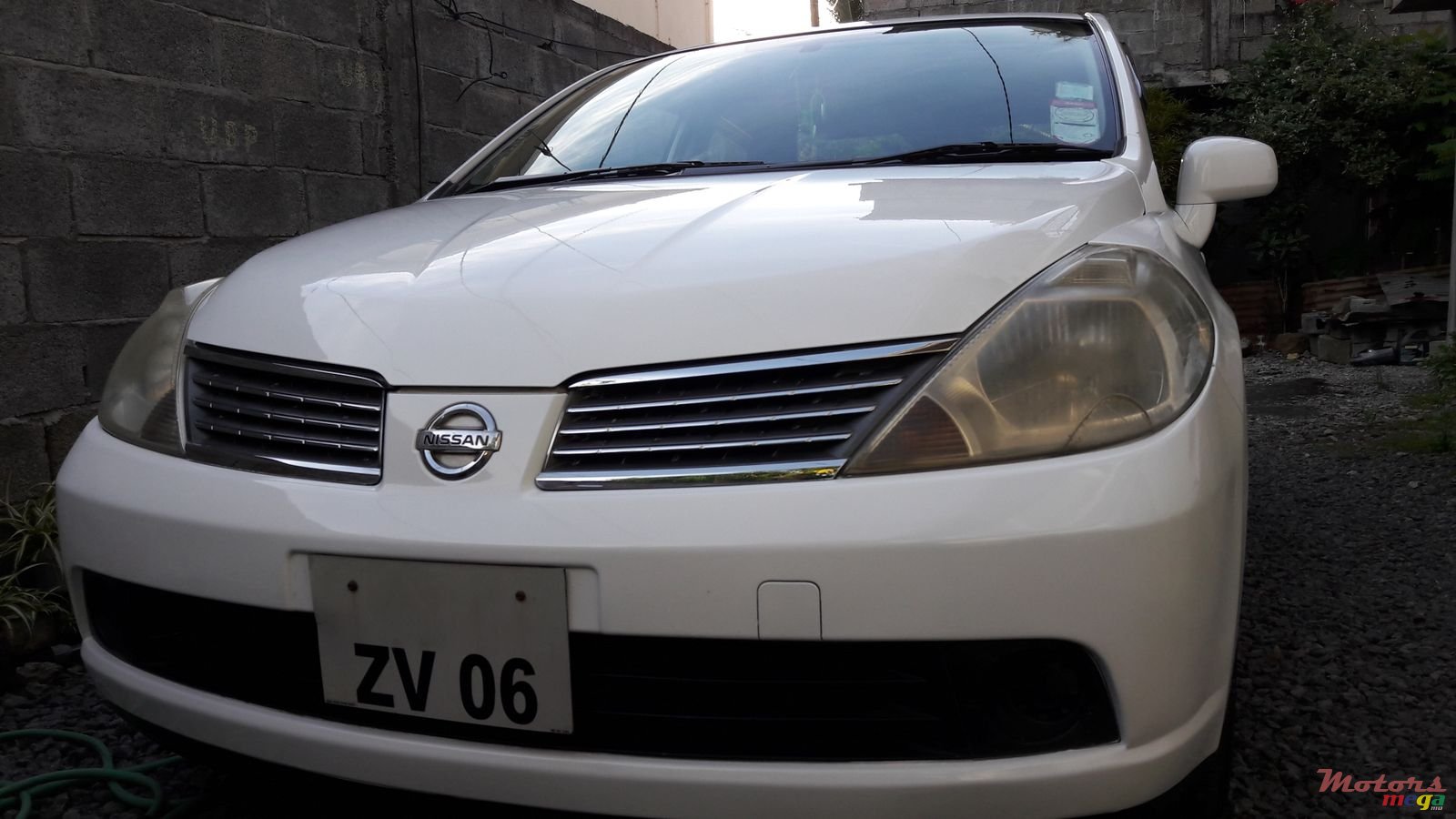 2006' Nissan Tiida photo #1