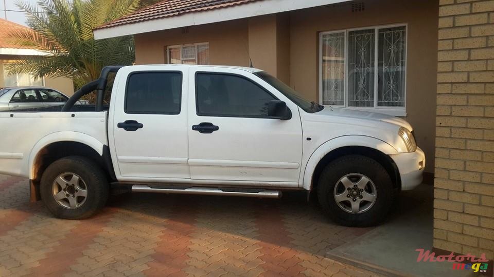 2010' Isuzu KB Series kb300 photo #1